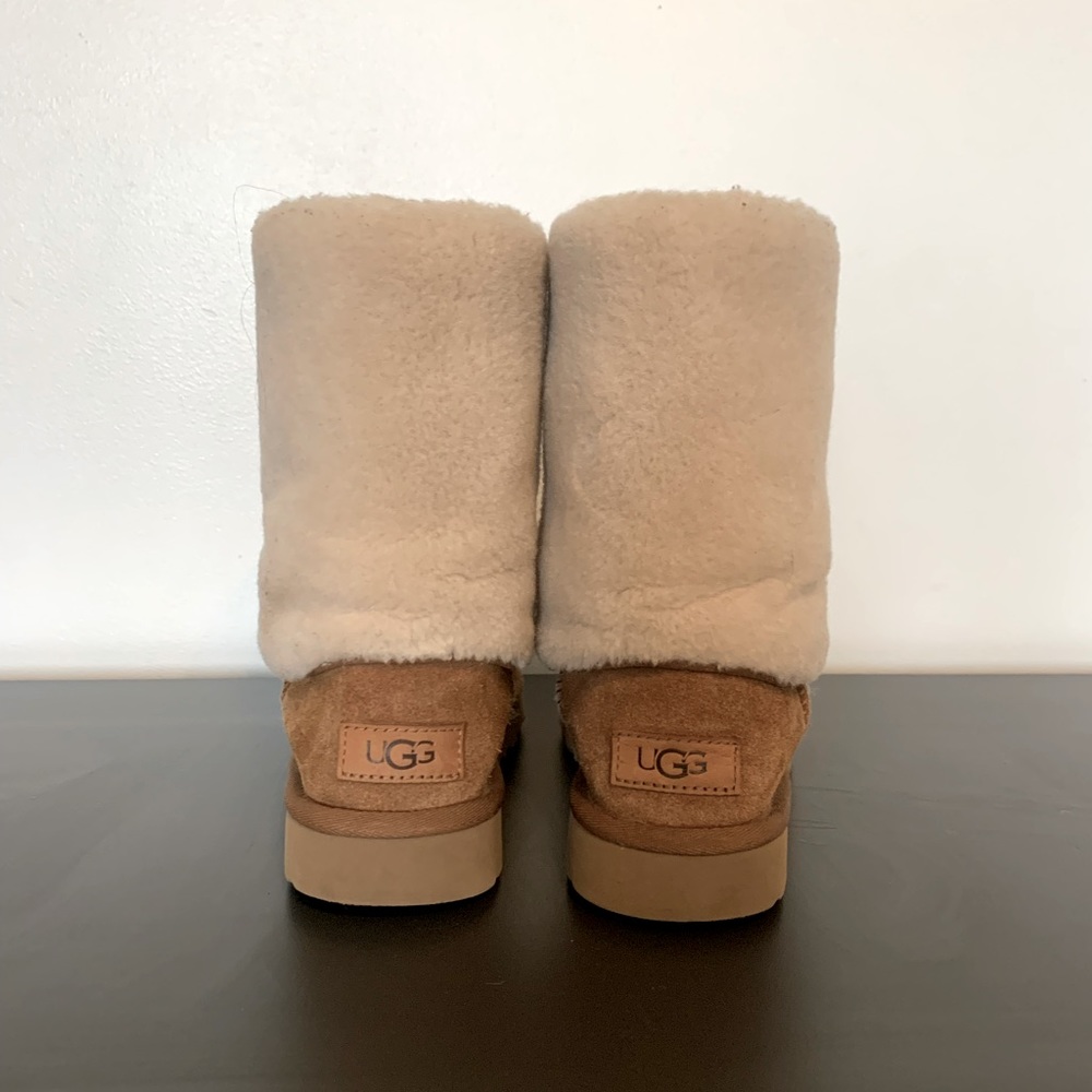 Sherpa Cuff Ugg size 6, chestnut